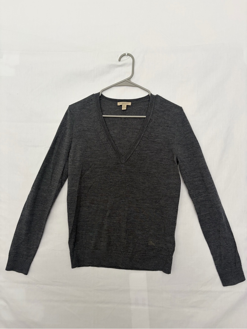 Burberry Brit Womens Medium Charcoal Grey Merino Wool V Neck Sweater Flaws(A927)